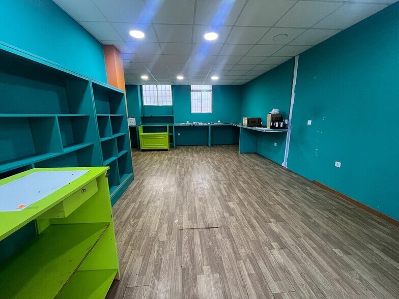 Retail in Cáceres, Cáceres for sale - Building Photo - Image 1 of 13