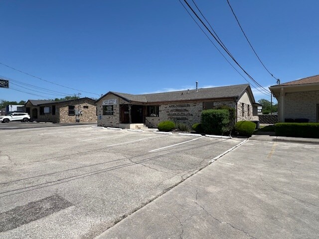 907 S Main St, Copperas Cove, TX à vendre - Photo du bâtiment - Image 3 de 23