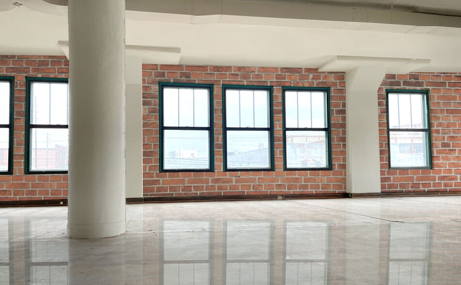 846 N Senate Ave, Indianapolis, IN for lease - Interior Photo - Image 3 of 9