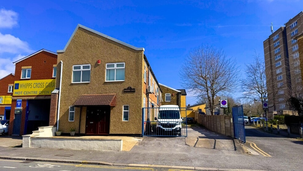 281-285 Wood St, London for lease - Primary Photo - Image 1 of 7