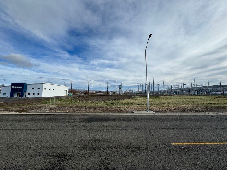 KNA Sutherland Drive, Union Gap, WA à vendre - Photo du bâtiment - Image 2 de 5