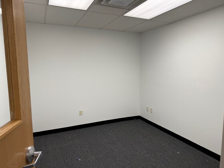 3 Dunham Rd, Billerica, MA à louer - Photo du bâtiment - Image 3 de 5