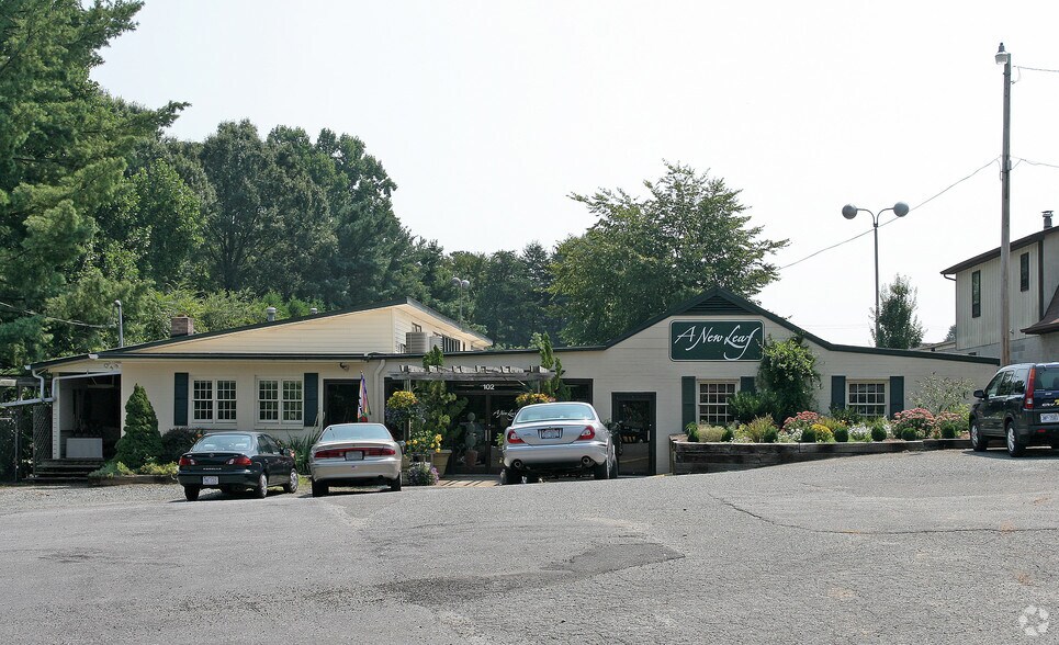 102 Bishop St, Winston-Salem, NC for sale - Building Photo - Image 2 of 9