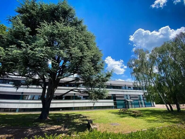 Industrial in Rouen for lease - Building Photo - Image 3 of 3