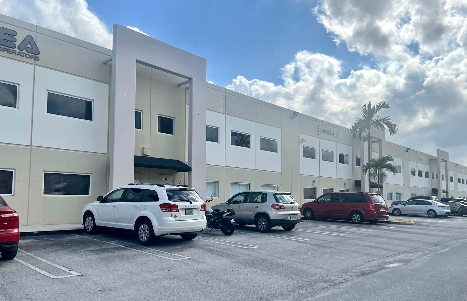 10850 NW 21st St, Miami, FL for lease Primary Photo- Image 1 of 4