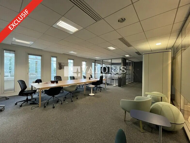 Office in Lyon for lease - Interior Photo - Image 3 of 7