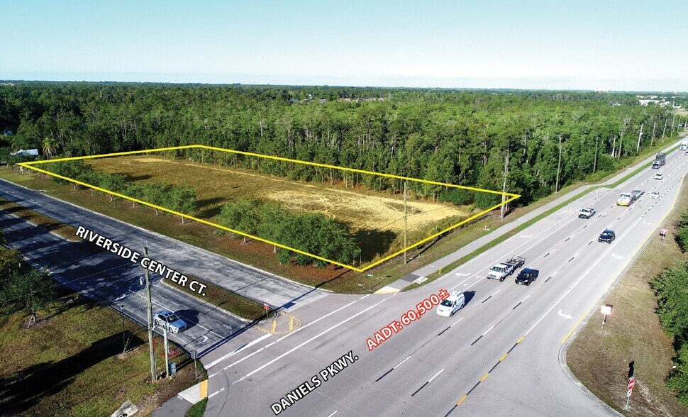 13500 Riverside Center Ct, Fort Myers, FL à vendre - Aérien - Image 2 de 6