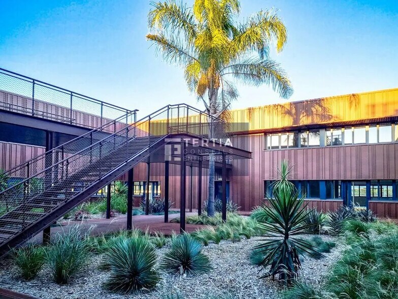 Office in Mauguio for lease - Building Photo - Image 3 of 11