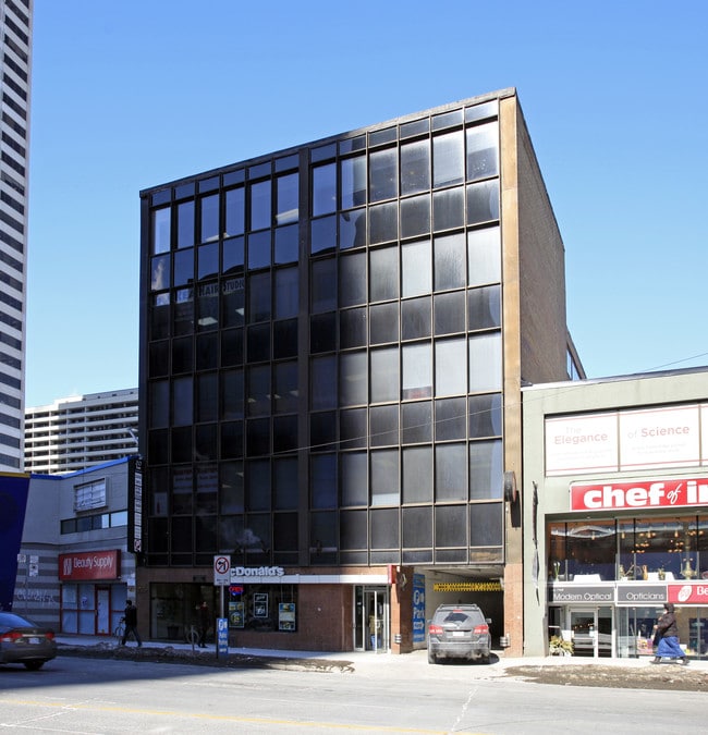 More details for 20 Eglinton Ave E, Toronto, ON - Office/Medical for Lease