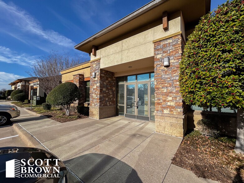 2700 Village Pky, Highland Village, TX à louer - Photo du bâtiment - Image 3 de 20