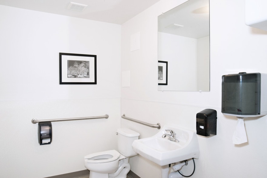 2222 Mustang Dr, Silt, CO for lease - Other - Image 1 of 30