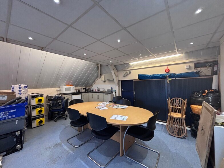 Station Road, Liphook à vendre - Photo du bâtiment - Image 3 de 7