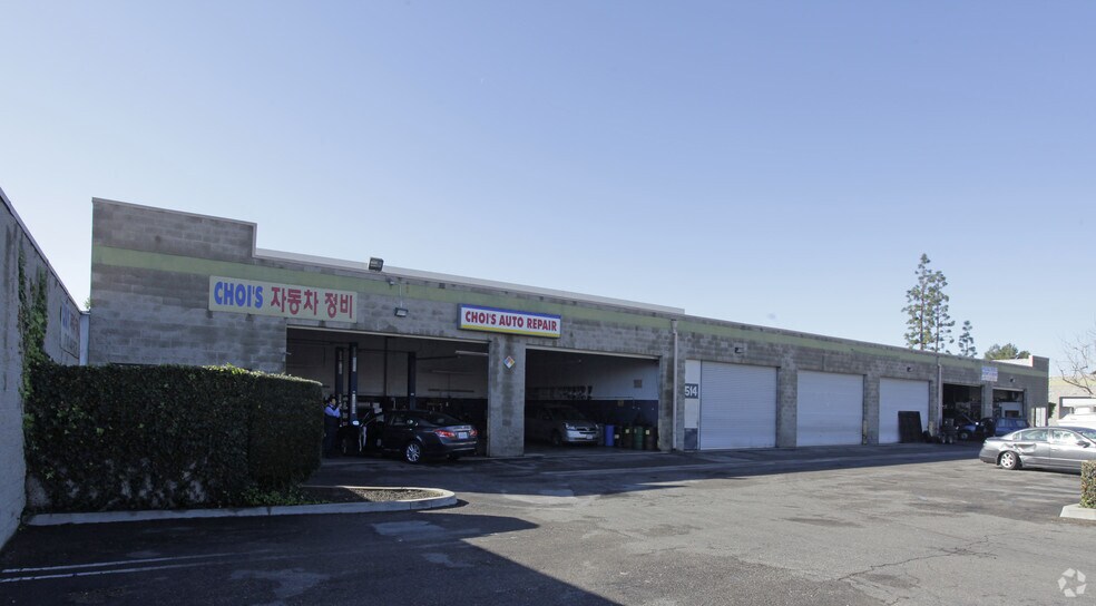510-516 Gilbert St, Fullerton, CA à louer - Photo du bâtiment - Image 3 de 6