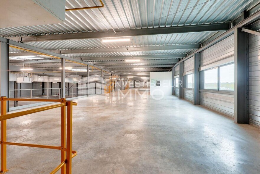 Flex in Villeparisis for lease - Interior Photo - Image 2 of 5