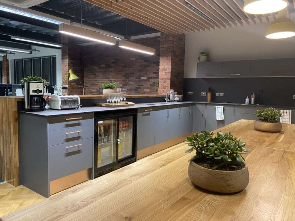 Thomas Ln, Bristol, BST BS1 6JG - Unit Whole 2nd - - Interior Photo - Image 2 of 7