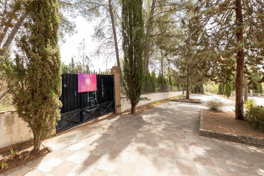 Calle Poetas Populares, Albolote, Granada for sale - Building Photo - Image 3 of 40