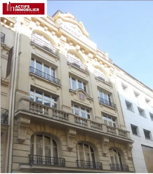 Office in Paris for lease Building Photo- Image 1 of 8