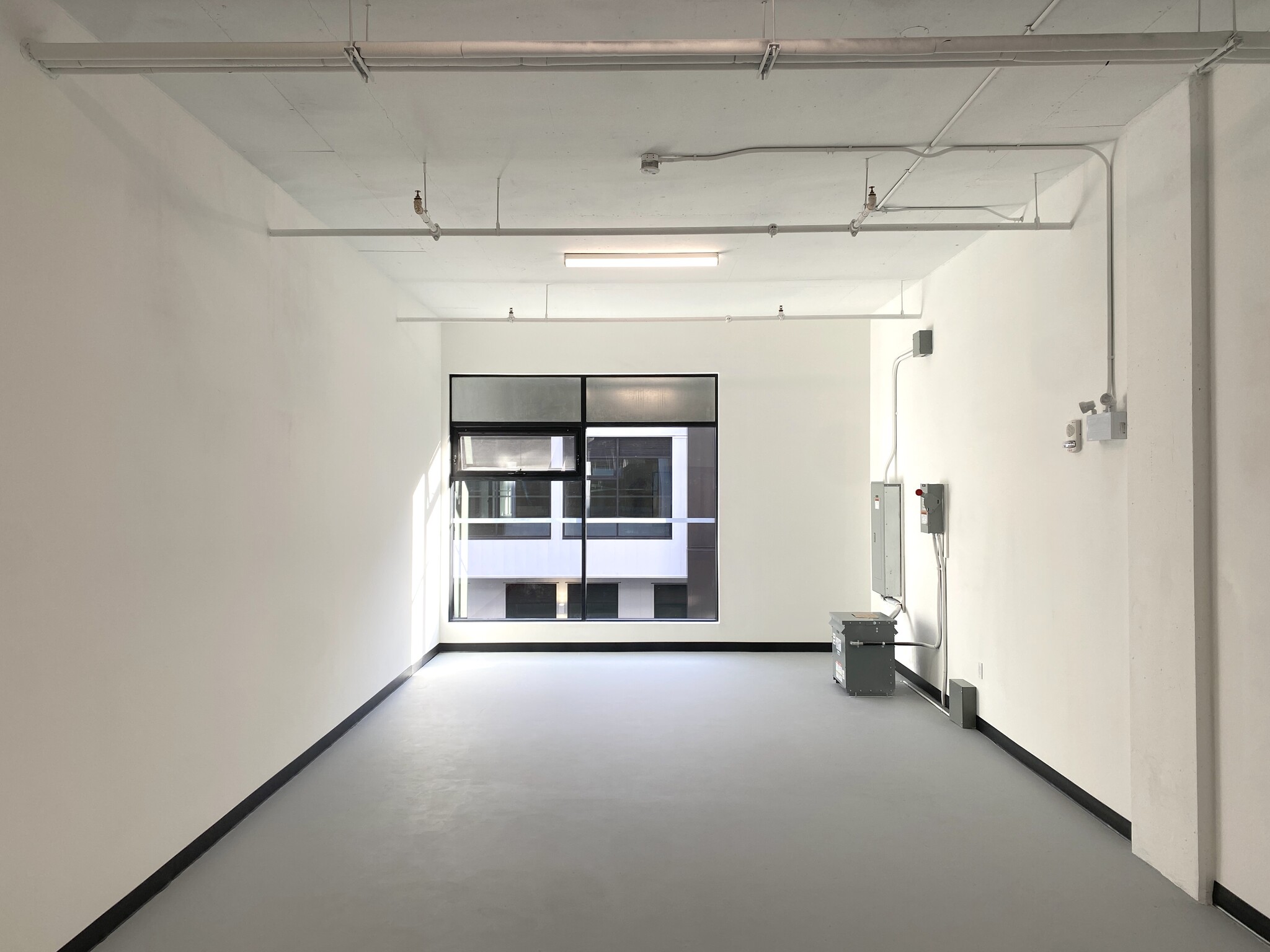 8188 Manitoba St, Vancouver, BC for lease Interior Photo- Image 1 of 4