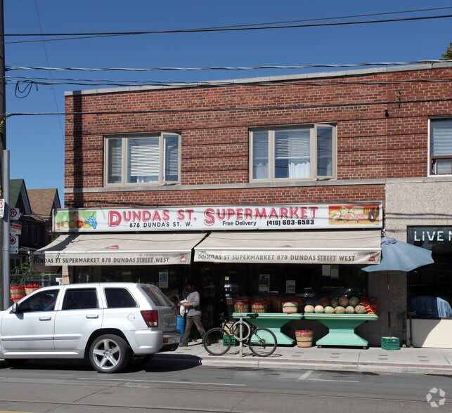 878-880 Dundas St W, Toronto, ON à vendre - Photo principale - Image 1 de 2