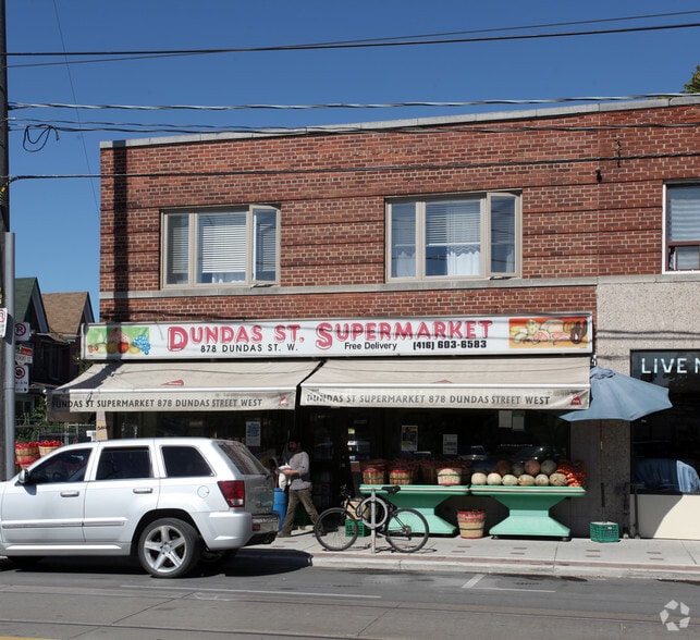 878-880 Dundas St W, Toronto, ON for sale - Primary Photo - Image 1 of 2