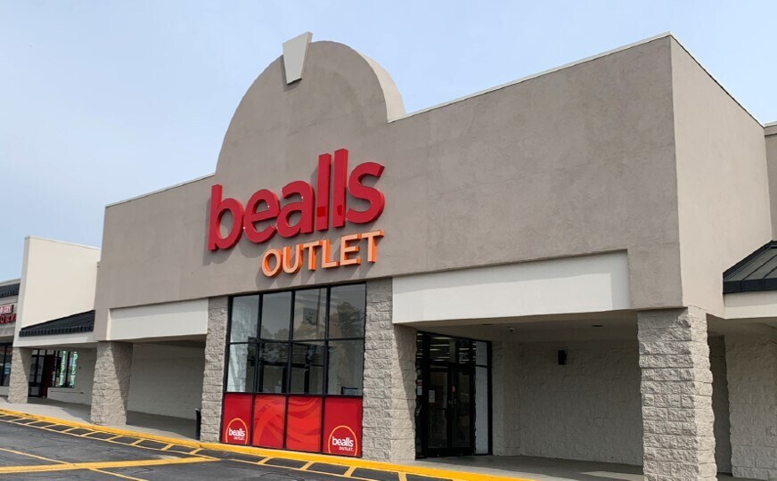 1670 Springdale Dr, Camden, SC à louer - Photo du bâtiment - Image 2 de 9