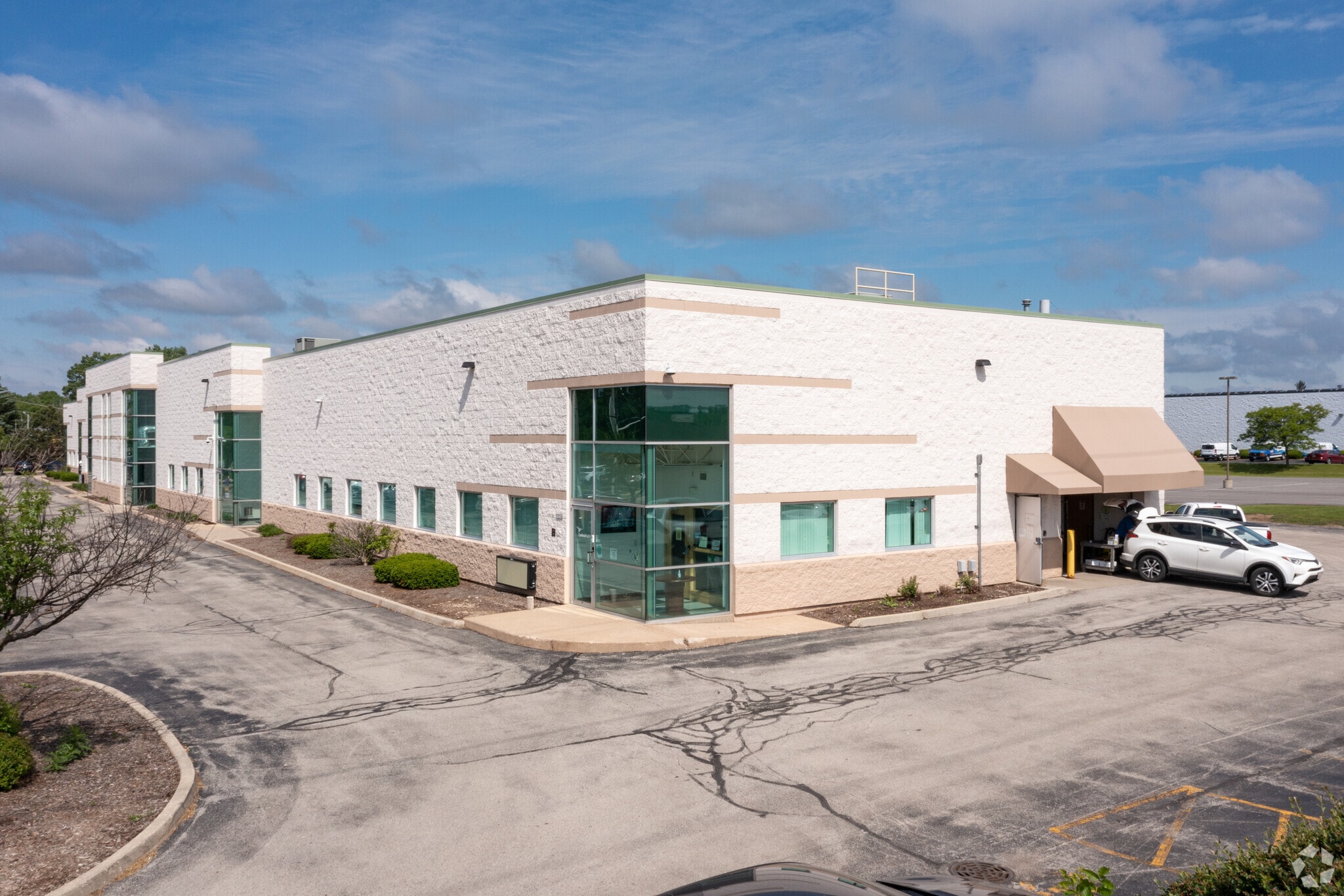 11214-11250 W Lapham St, West Allis, WI à louer Photo principale- Image 1 de 9
