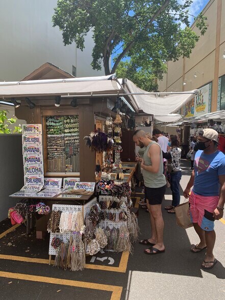 5 Dukes Lane, Honolulu, HI à louer - Photo du bâtiment - Image 2 de 12