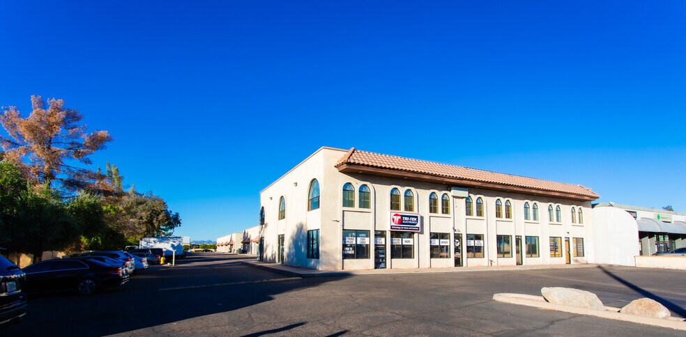 40 W Baseline Rd, Mesa, AZ à louer - Photo du bâtiment - Image 3 de 4