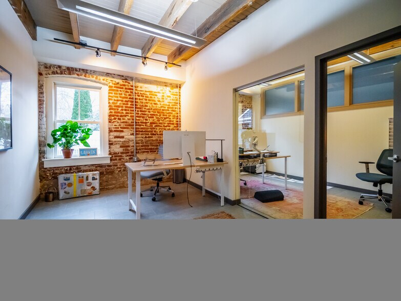 243 N Union St, Lambertville, NJ à louer - Photo du bâtiment - Image 2 de 10