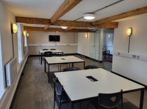 1 Globe Sq, Dukinfield for lease Interior Photo- Image 1 of 2