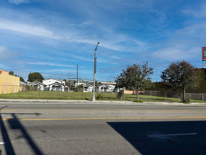 2215-2235 E Anaheim St, Long Beach, CA for sale - Primary Photo - Image 1 of 5