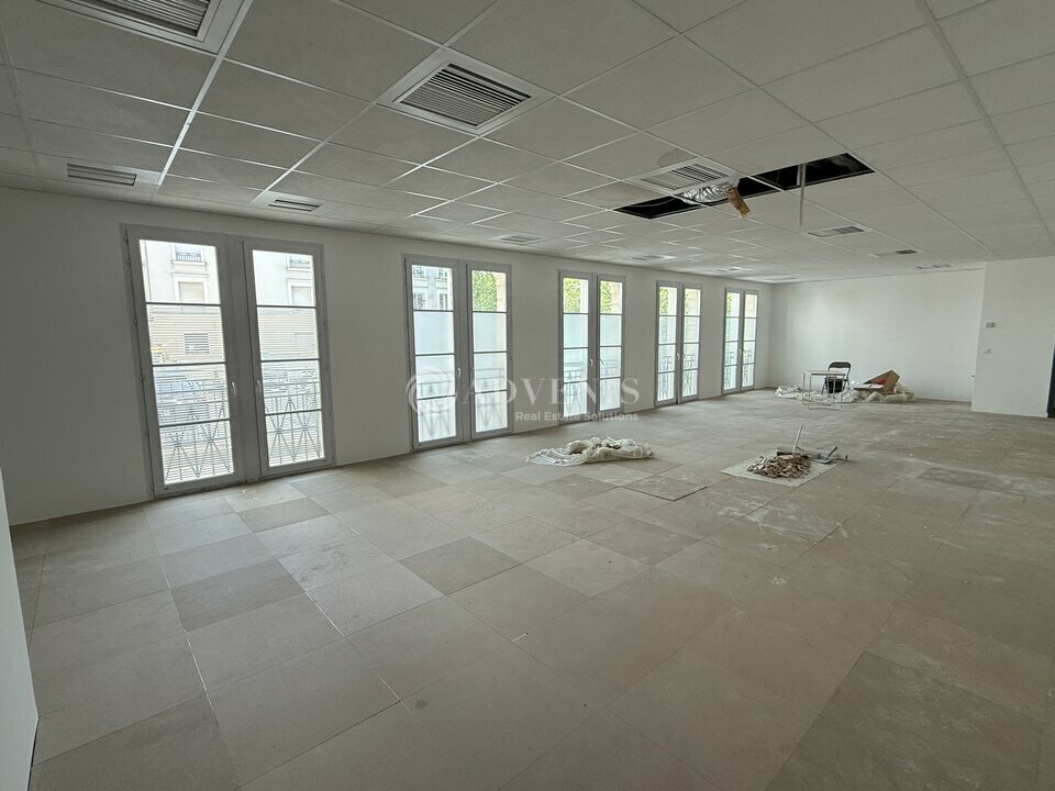 Office in Chessy for lease Interior Photo- Image 1 of 7
