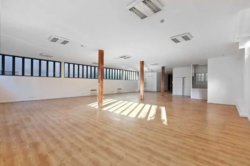 Office in Montreuil for lease - Interior Photo - Image 3 of 9