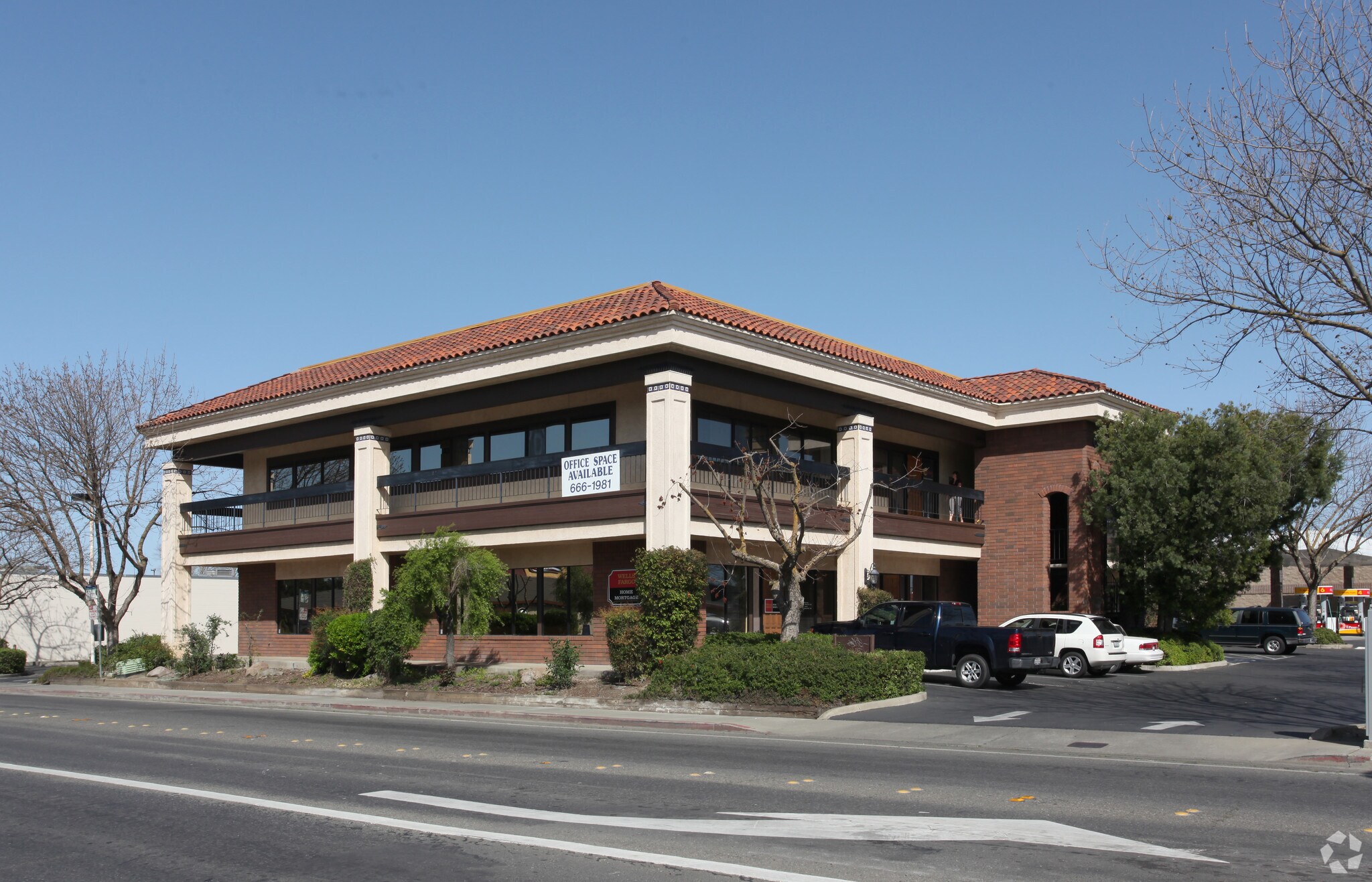 194 W Main St, Woodland, CA for sale Primary Photo- Image 1 of 1