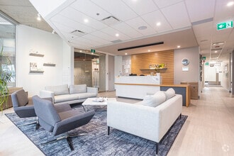 6815 8th St NE, Calgary, AB à louer Photo intérieure- Image 2 de 13