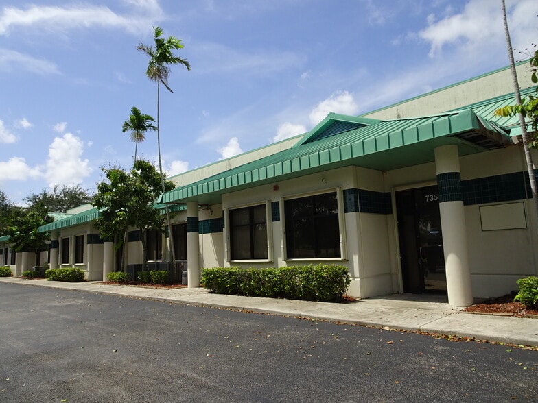 739 Shotgun Rd, Sunrise, FL for lease - Primary Photo - Image 1 of 23
