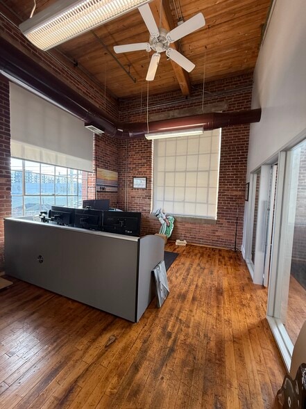 1300 S Mint St, Charlotte, NC for lease - Interior Photo - Image 3 of 10