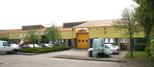 More details for 23-25 Buckwins Sq, Basildon - Industrial for Lease