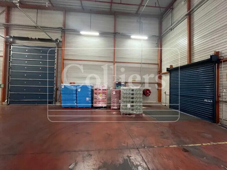 Industrial in Tarascon for lease - Interior Photo - Image 2 of 6