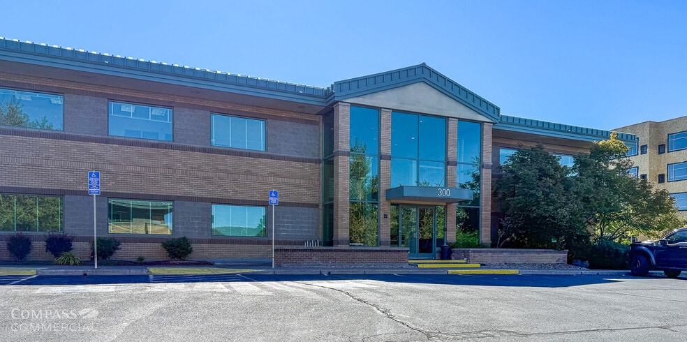 300 SW Columbia St, Bend, OR for lease - Building Photo - Image 2 of 2