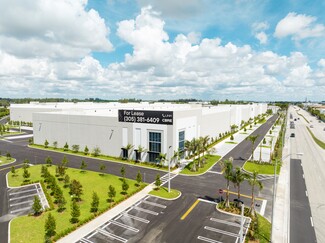 Plus de détails pour 12700 NW Le Jeune Rd, Opa Locka, FL - Industriel à louer