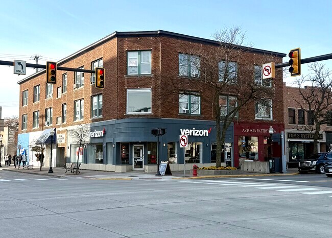 Plus de détails pour 104 W 4th St, Royal Oak, MI - Bureau à louer