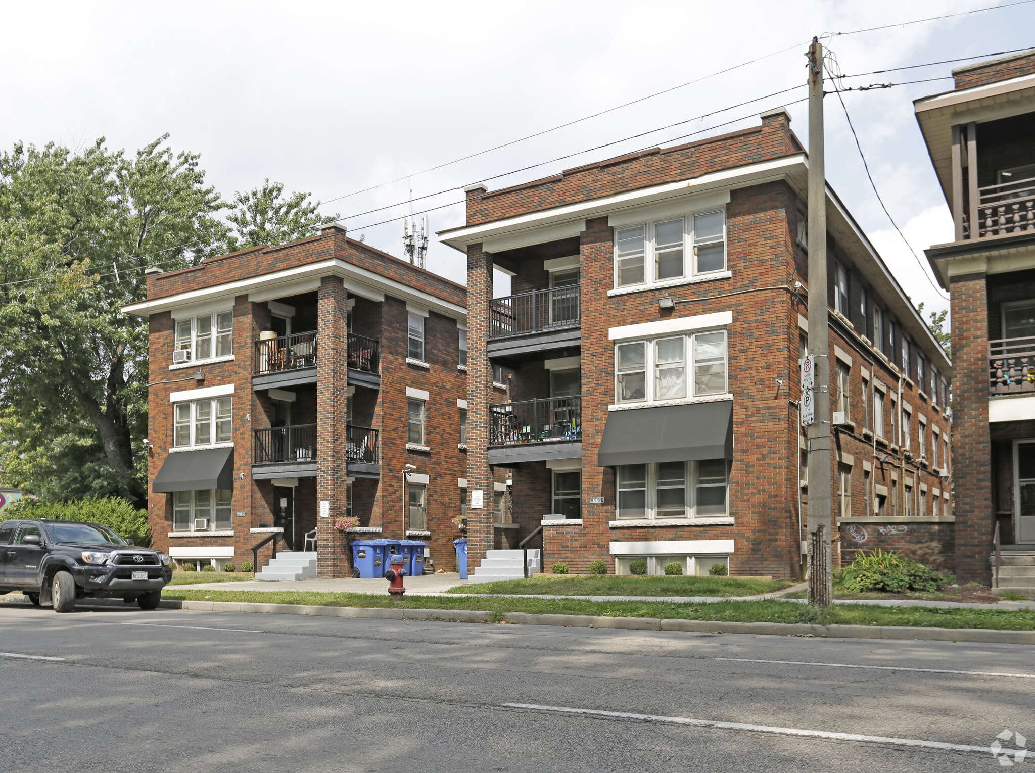 983-987 Main St E, Hamilton, ON for sale Primary Photo- Image 1 of 8