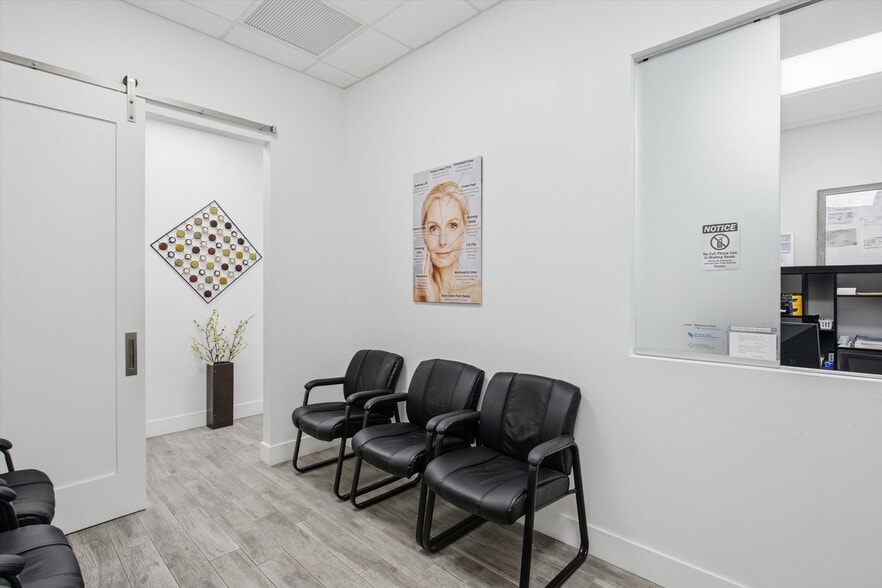 10450 NW 33rd St, Doral, FL for sale - Building Photo - Image 2 of 39