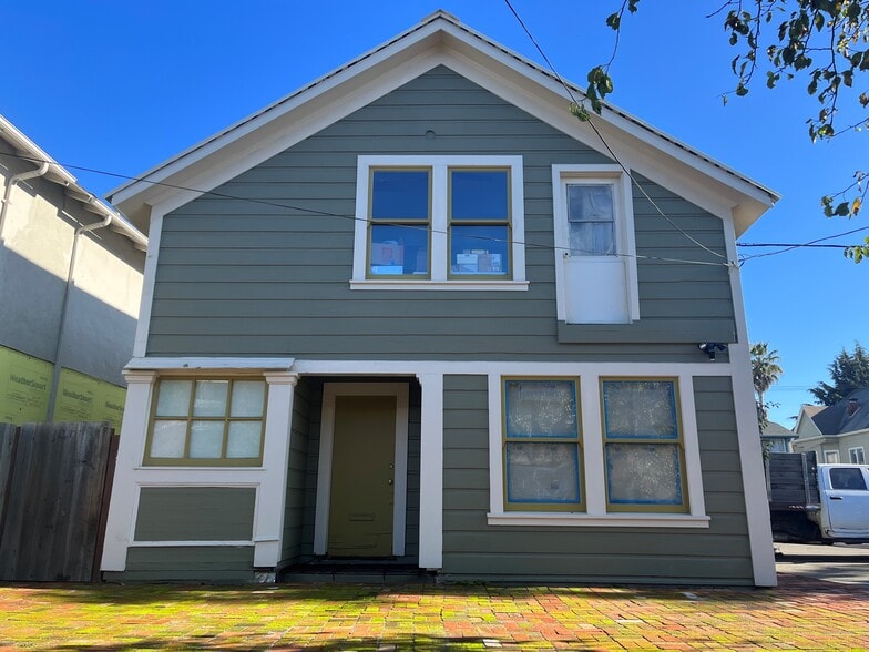 5874 Doyle St, Emeryville, CA for sale - Building Photo - Image 2 of 14