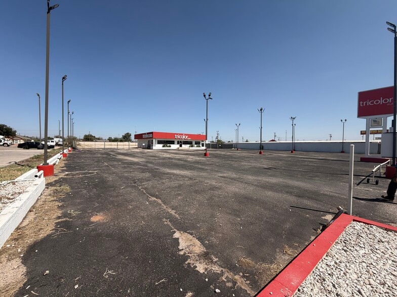 3818 W Wall St, Midland, TX for lease - Building Photo - Image 3 of 19