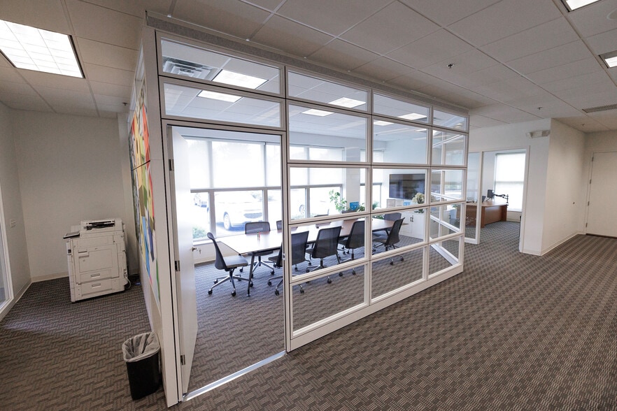 119 Greentree Rd, Marlton, NJ for sale - Interior Photo - Image 2 of 4