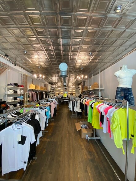 30-64 Steinway St, Astoria, NY for lease - Interior Photo - Image 3 of 7