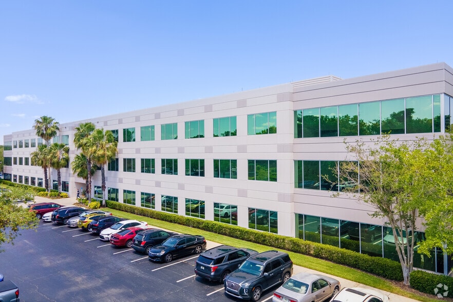 11486 Corporate Blvd, Orlando, FL for lease - Building Photo - Image 2 of 9