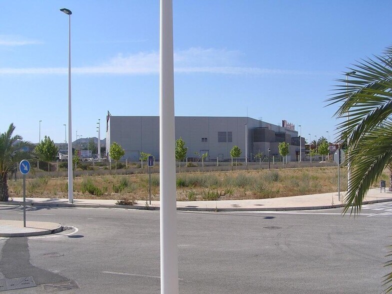 Industriel dans Elche, Alicante à vendre - Photo du bâtiment - Image 2 de 3
